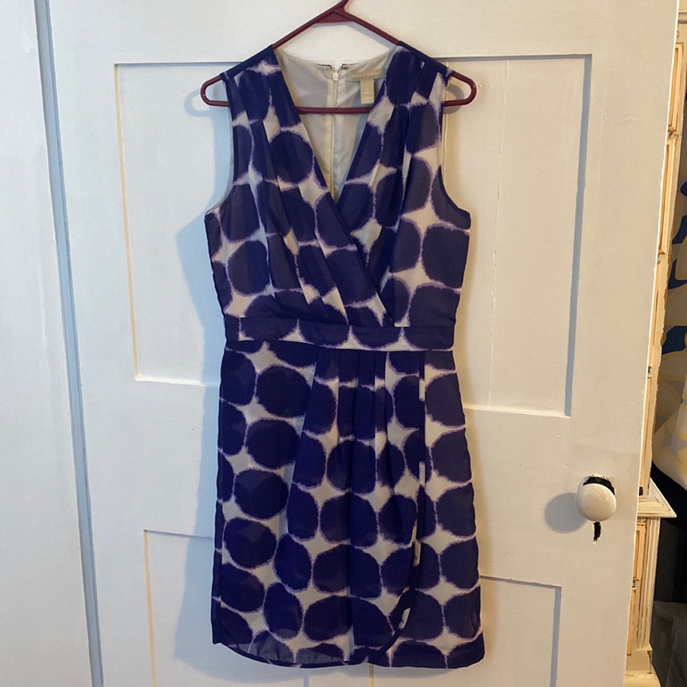 Sleeveless purple and white mid thigh dress